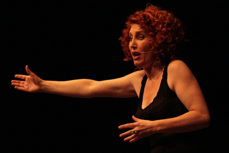 TuttaCasaLettoEChiesa_M.DeJuli